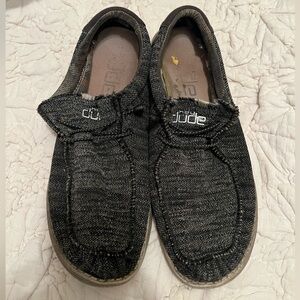 Men’s size 15 hey dudes